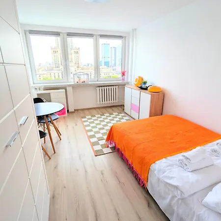 Colorful With Palace View - Center ורשה