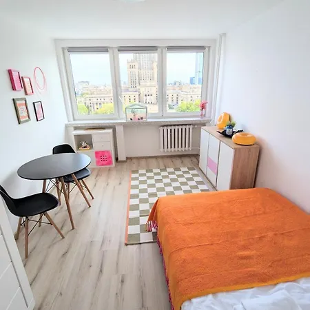 Colorful Studio With Palace View - City Center Apartment *