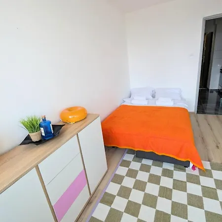 Colorful W/ Palace View | Center